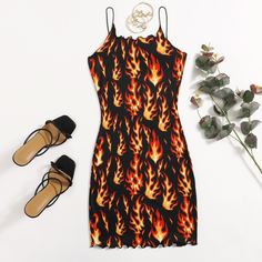 Облегающее платье с огненным принтом Shein