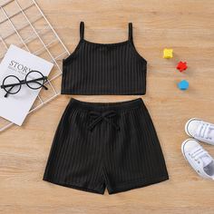 Однотонная майка и шорты с бантом для девочек Shein
