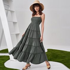 Платье на бретелях с многослойным низом Shein