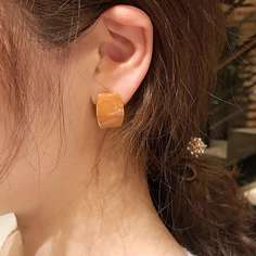 Серьги-гвоздики в геометрической форме Shein