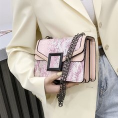 Сумка на плечо с цепочкой и змеиным тиснением Shein