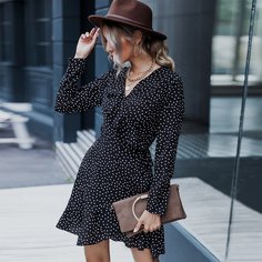 Платье в горошек с v-образным воротником Shein