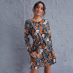 Платье с поясом и цветочным принтом Shein