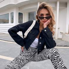 Джинсовая куртка с рваным клапаном Shein