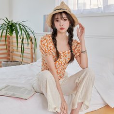 Блузка с цветочным принтом и пышным рукавом Shein
