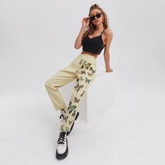 Джинсы с принтом бабочки без пояса Shein