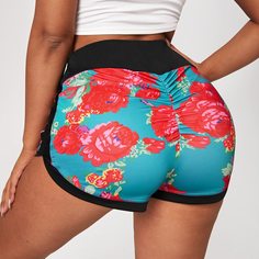 Шорты размера плюс с цветочным принтом Shein