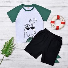 Контрастная футболка и шорты с текстовым принтом для мальчиков Shein