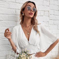 Блуза с глубоким воротником Shein