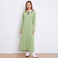 Трикотажное платье с разрезом и воротником-поло Shein