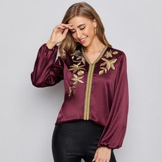 Топ с вышивкой и v-образным воротником Shein