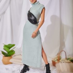 Платье с высоким воротником и разрезом Shein