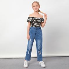 Футболка с камуфляжным принтом и джинсы для девочек Shein