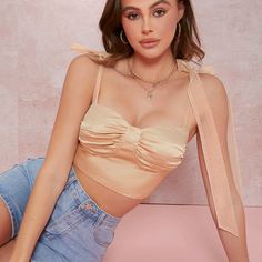 Атласный короткий топ со сборками Shein