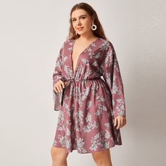 Платье размера плюс с цветочным принтом и глубоким воротником Shein