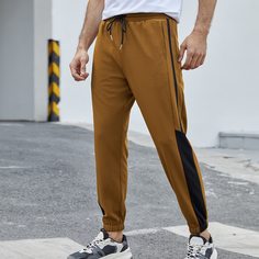 на кулиске Контрастный цвет Мужские спортивные брюки Shein