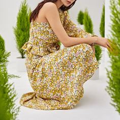 Топ на одно плечо с цветочным принтом и поясом Shein