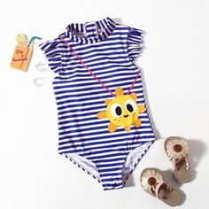 Слитный купальник в полоску с оборкой для девочек Shein