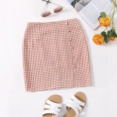 Юбка в клетку с разрезом и пуговицами Shein