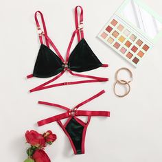 Комплект бархатного нижнего белья Shein