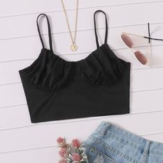 Однотонный короткий топ со сборками Shein