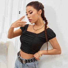 Короткий топ со шнурком и кружевной отделкой Shein