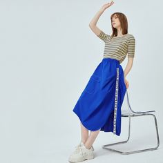 Футболка в полоску и юбка с текстовой лентой Shein