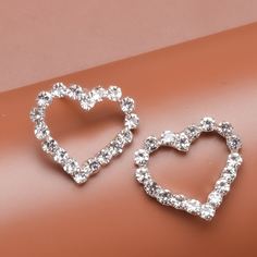 Серьги в форме сердца со стразами Shein