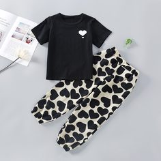 Брюки и футболка с принтом сердечка для девочек Shein