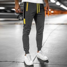 на кулиске Контрастный цвет Мужские спортивные брюки Shein