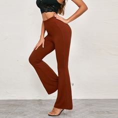 Трикотажные расклешенные брюки Shein