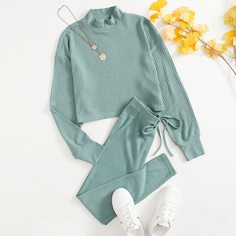 Вязаный топ с воротником-стойкой и леггинсы в рубчик с узлом Shein