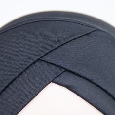 Однотонная шапка Shein