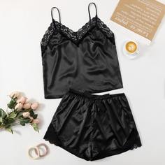 Атласная пижама размера плюс на бретельках с кружевом Shein