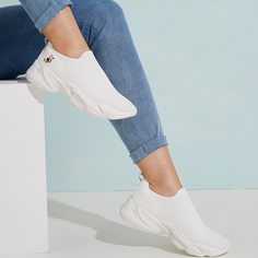 Кроссовки с цветочной вышивкой Shein