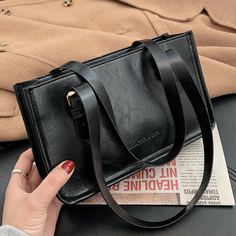 Сумка на плечо с текстовым узором Shein
