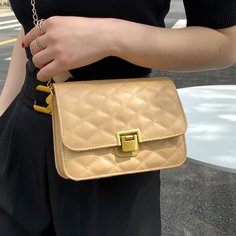 Стеганая сумка через плечо на цепочке Shein