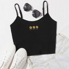 Трикотажный короткий топ с вышивкой Shein
