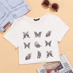 Короткая футболка с принтом бабочки Shein