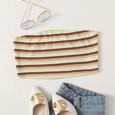 Короткий топ без бретелек в полоску Shein