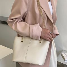 Минималистичная сумка через плечо с цепочкой Shein