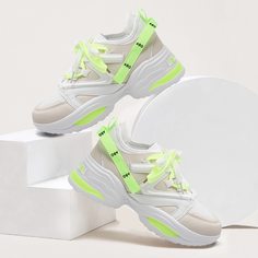 Кроссовки на массивной подошве на шнурке Shein