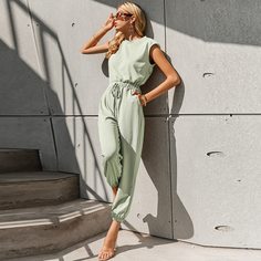 Короткий однотонный комбинезон с узлом Shein