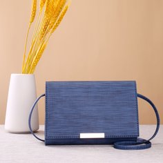 Сумка через плечо с клапаном и металлическим декором Shein