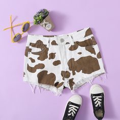 Джинсовые шорты с необработанным краем и коровьим принтом для девочек Shein