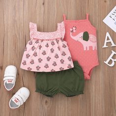 Топ с цветочным принтом, боди с вышивкой и шорты для девочек Shein