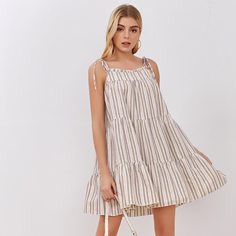 Платье на бретелях в полоску с оборками Shein