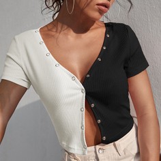 Двухцветная короткая футболка с пуговицами Shein