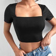 Трикотажная короткая футболка с квадратным воротником Shein