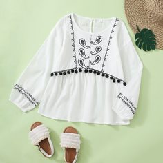 Блуза с вышивкой и помпоном для девочек Shein